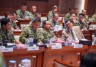 Panglima TNI Hadiri Raker Bersama Komisi I DPR RI Bahas Dinamika Geopolitik dan Misi Perdamaian Dunia