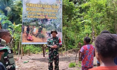 Manfaatkan Lahan Tidur, Satgas TMMD Ke-128 Kodim 1710/Mimika Tanam Jagung Bersama Warga