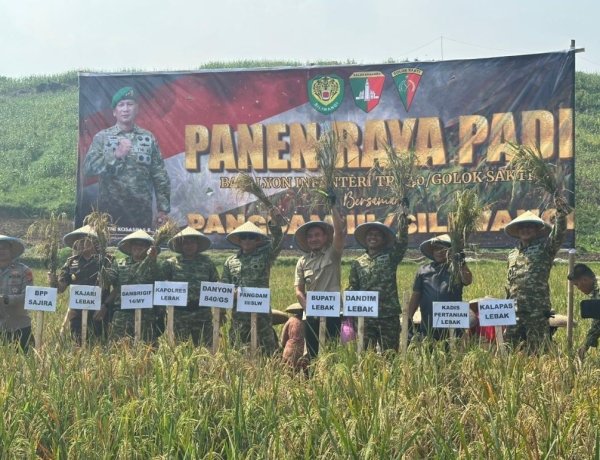 Pangdam Siliwangi Resmikan Masjid Al-Gandara 840 dan Panen Raya Padi di Lebak