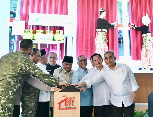 Panglima TNI Dampingi Presiden RI Resmikan 1.061 KDKMP di Jawa Timur